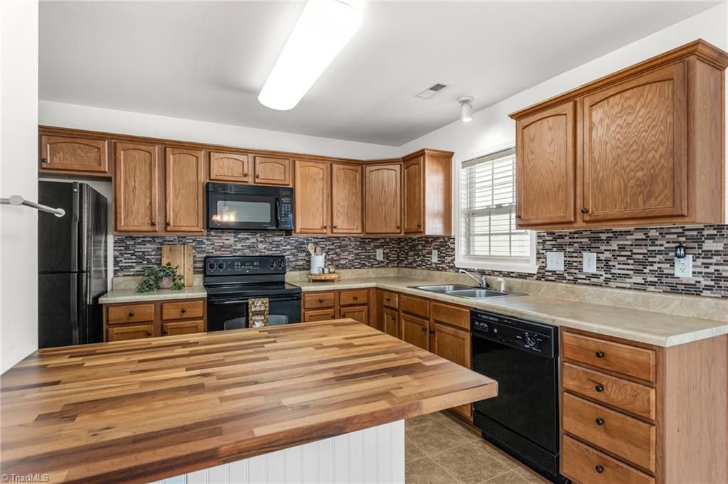 3869 Hickswood Creek Drive, High Point, NC 27265