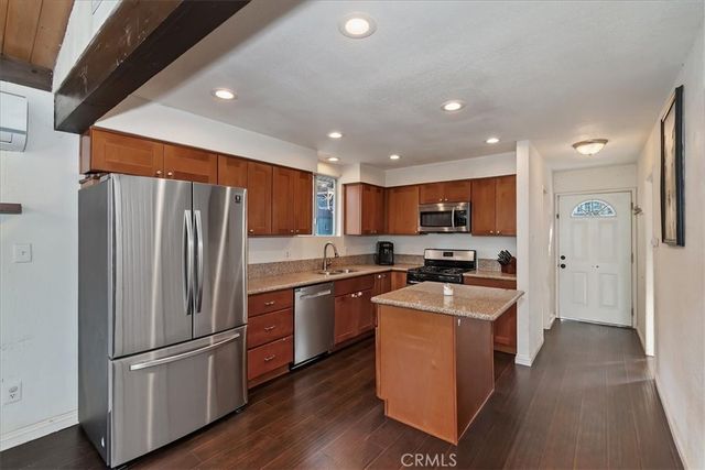 22868 Laurel, Crestline, CA 92325