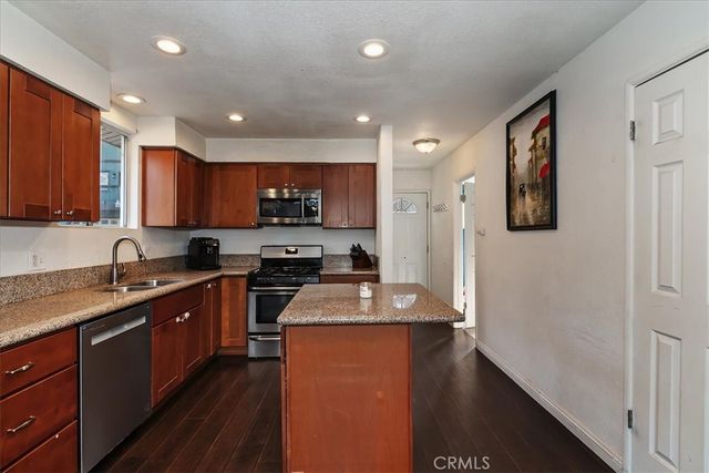 22868 Laurel, Crestline, CA 92325