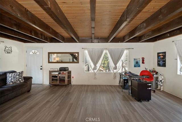 22868 Laurel, Crestline, CA 92325