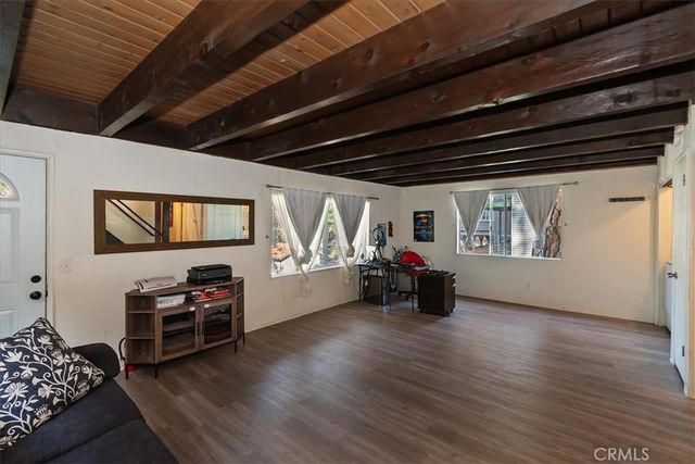 22868 Laurel, Crestline, CA 92325