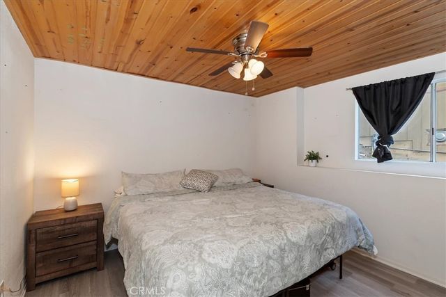 22868 Laurel, Crestline, CA 92325