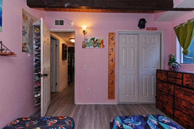 22868 Laurel, Crestline, CA 92325