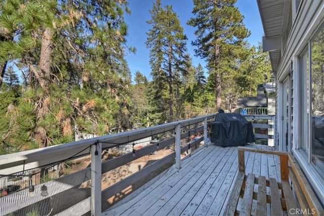 22868 Laurel, Crestline, CA 92325