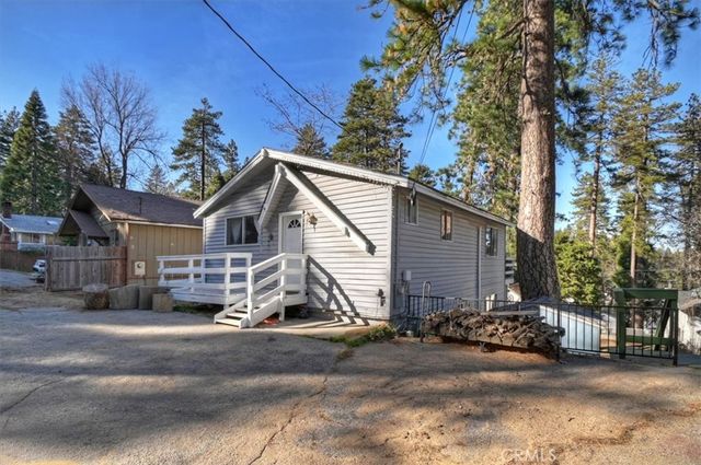 22868 Laurel, Crestline, CA 92325