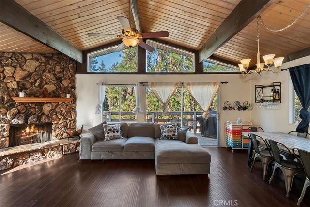 22868 Laurel, Crestline, CA 92325