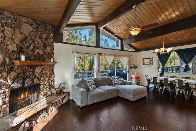 22868 Laurel, Crestline, CA 92325
