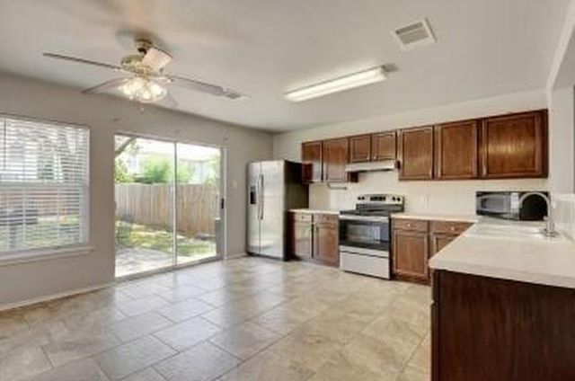 13604 Coomes DR, Del Valle, TX 78617
