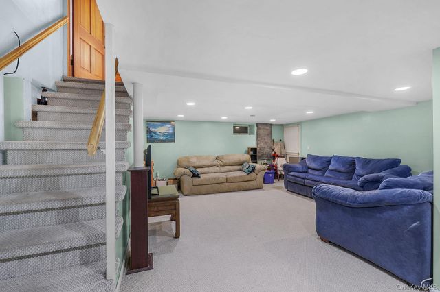 2 Foxey Lane, Mahopac, NY 10541