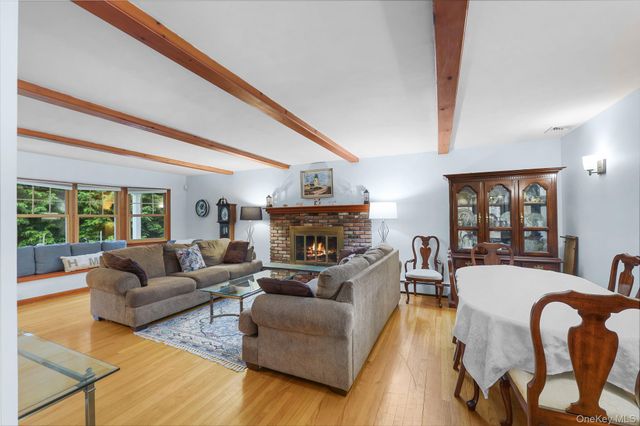 2 Foxey Lane, Mahopac, NY 10541
