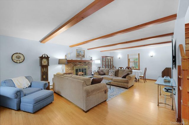 2 Foxey Lane, Mahopac, NY 10541