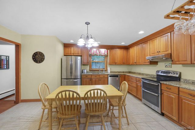 2 Foxey Lane, Mahopac, NY 10541