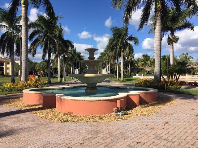 2802 SARENTO Place 302, Palm Beach Gardens, FL 33410