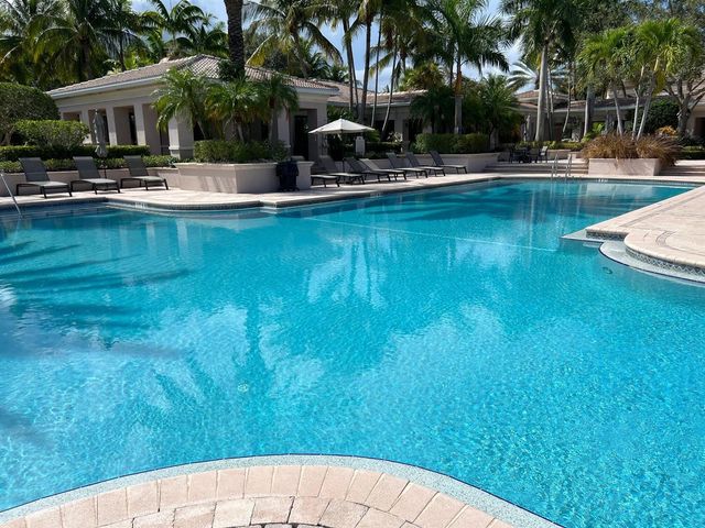 2802 SARENTO Place 302, Palm Beach Gardens, FL 33410