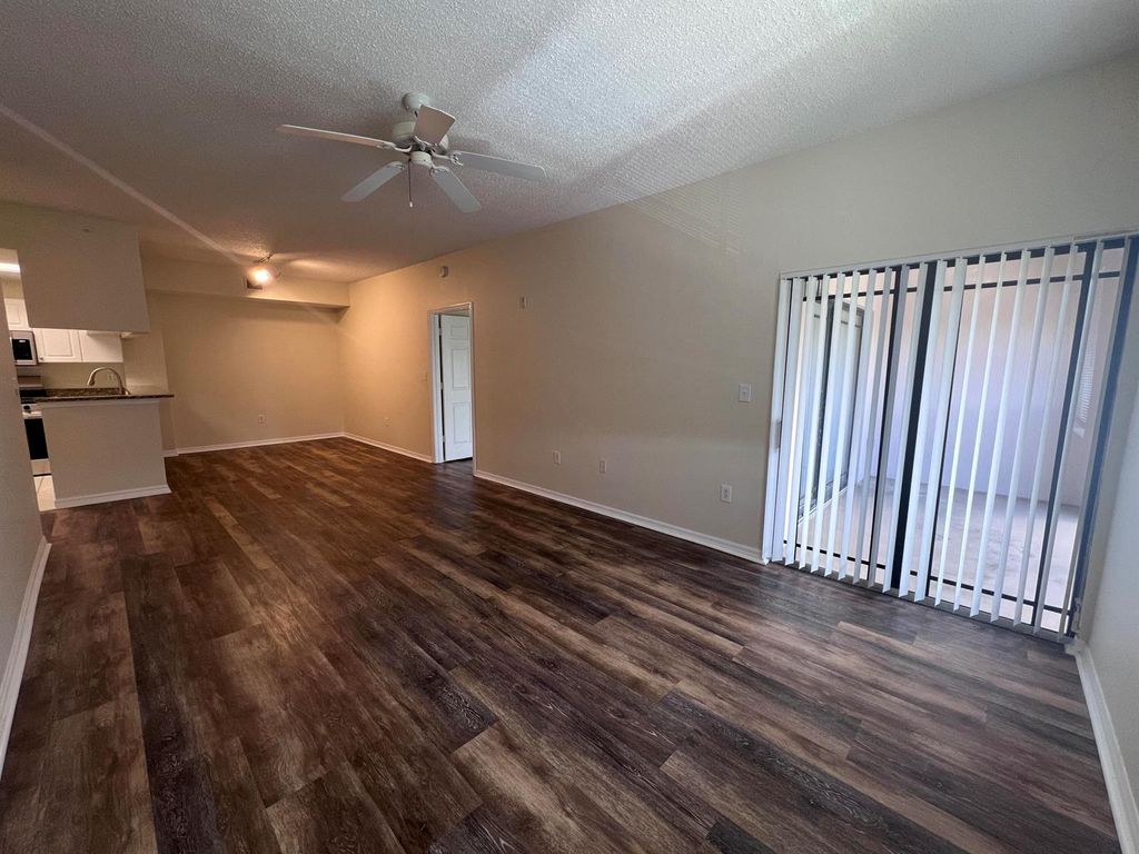 2802 SARENTO Place 302, Palm Beach Gardens, FL 33410