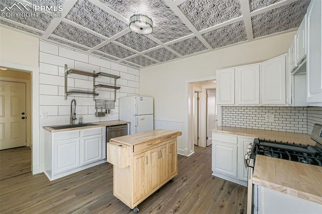 2423 W St Vrain Street, Colorado Springs, CO 80904