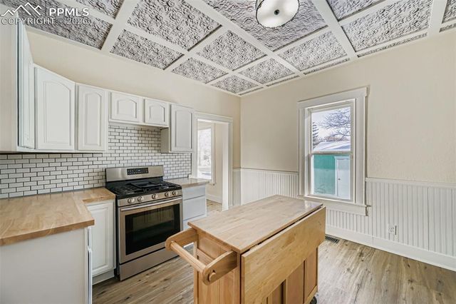 2423 W St Vrain Street, Colorado Springs, CO 80904