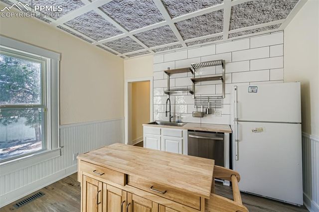 2423 W St Vrain Street, Colorado Springs, CO 80904