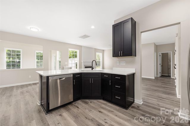 13834 Riding Hill Avenue, Charlotte, NC 28213