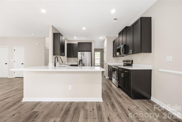 13834 Riding Hill Avenue, Charlotte, NC 28213