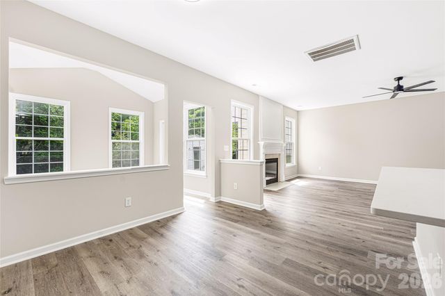 13834 Riding Hill Avenue, Charlotte, NC 28213