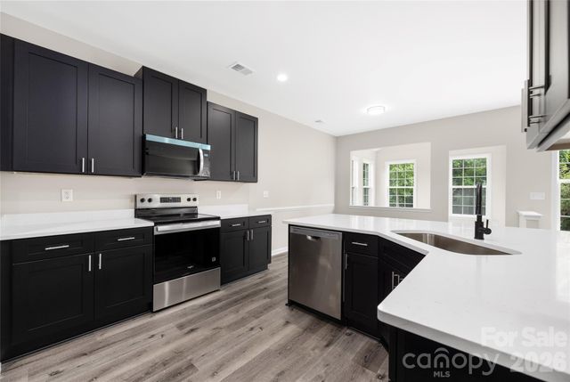 13834 Riding Hill Avenue, Charlotte, NC 28213