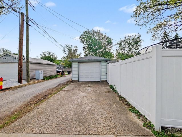 1015 S 23rd Street, Lafayette, IN 47905