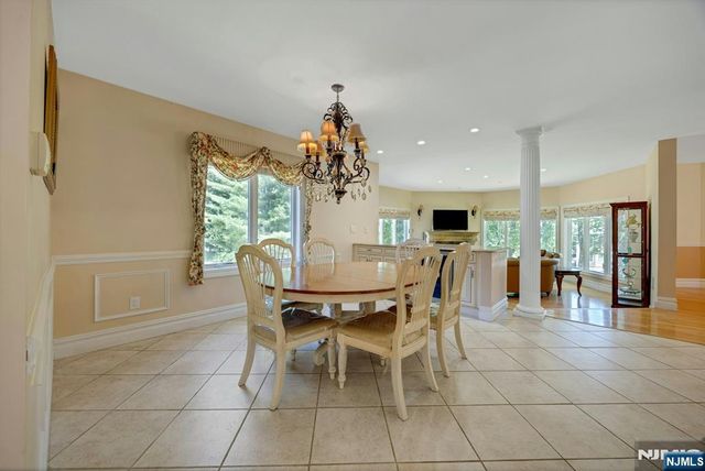 252 Mabel Place, Franklin Lakes, NJ 07417