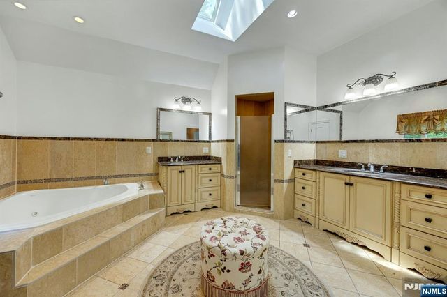 252 Mabel Place, Franklin Lakes, NJ 07417