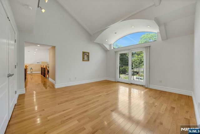 252 Mabel Place, Franklin Lakes, NJ 07417