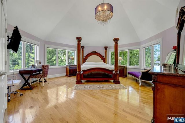 252 Mabel Place, Franklin Lakes, NJ 07417
