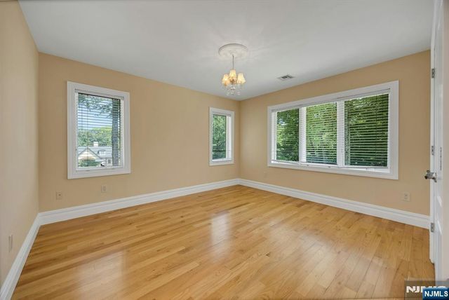 252 Mabel Place, Franklin Lakes, NJ 07417