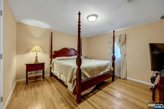 252 Mabel Place, Franklin Lakes, NJ 07417