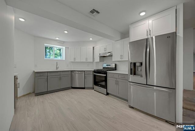 252 Mabel Place, Franklin Lakes, NJ 07417