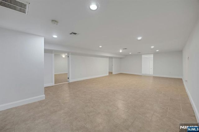 252 Mabel Place, Franklin Lakes, NJ 07417