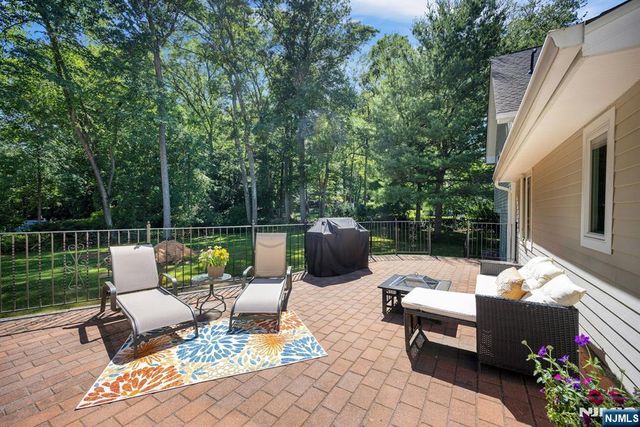 252 Mabel Place, Franklin Lakes, NJ 07417