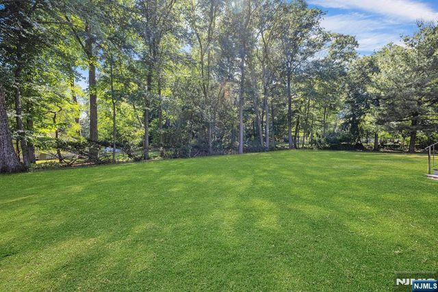252 Mabel Place, Franklin Lakes, NJ 07417