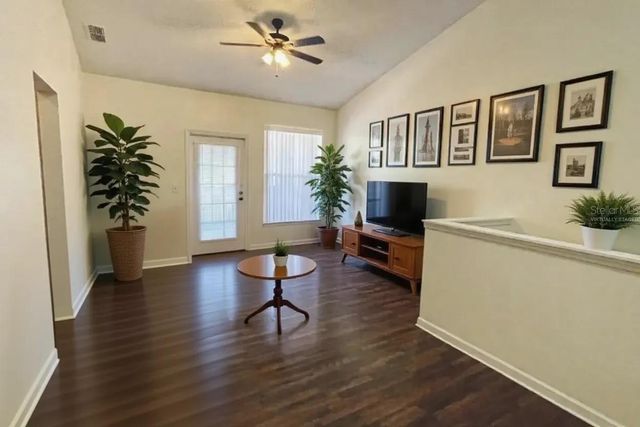 17952 VILLA CREEK DRIVE 17952, Tampa, FL 33647