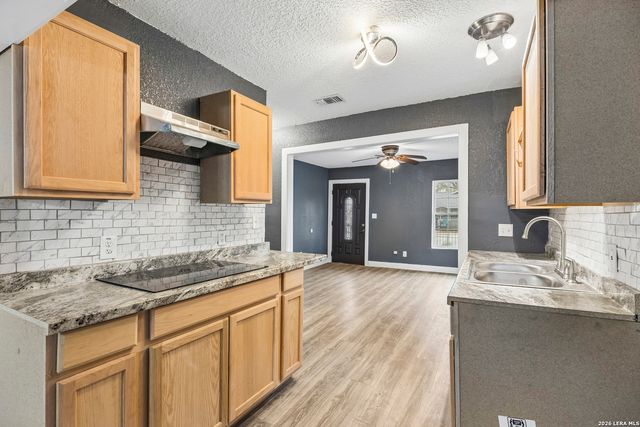 253 Carroll, San Antonio, TX 78225