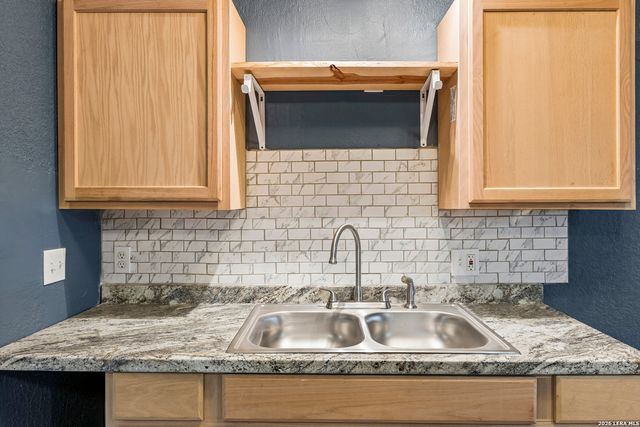 253 Carroll, San Antonio, TX 78225