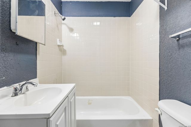 253 Carroll, San Antonio, TX 78225