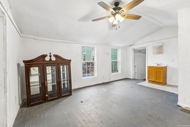 253 Carroll, San Antonio, TX 78225