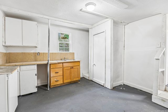 253 Carroll, San Antonio, TX 78225