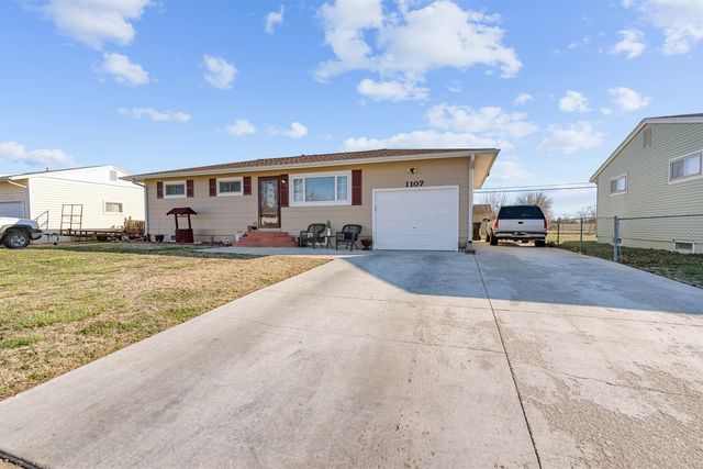 1107 Harold Ave, Salina, KS 67401