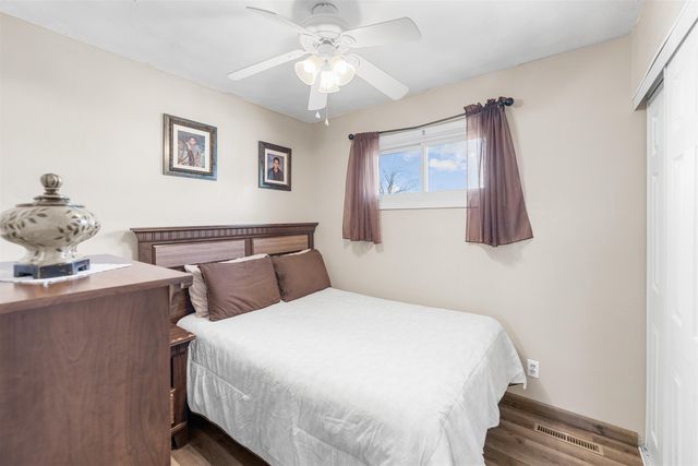 1107 Harold Ave, Salina, KS 67401