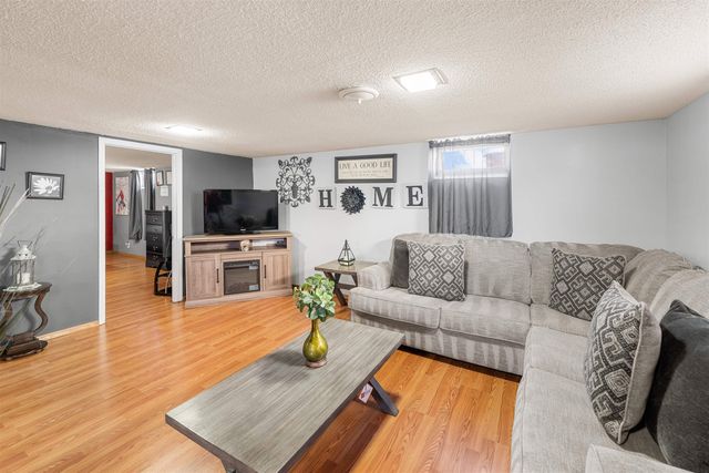 1107 Harold Ave, Salina, KS 67401