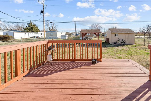 1107 Harold Ave, Salina, KS 67401