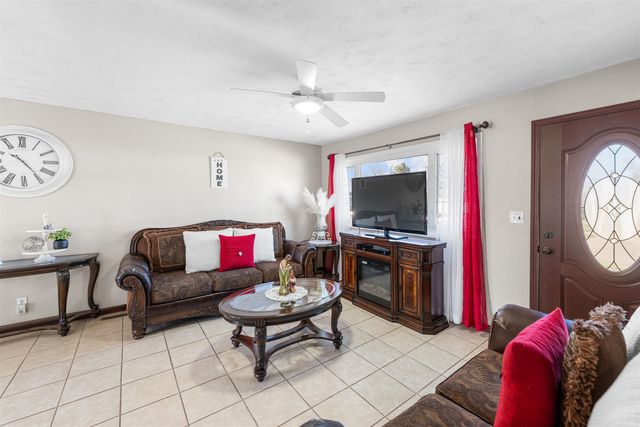 1107 Harold Ave, Salina, KS 67401