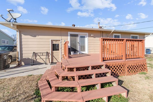 1107 Harold Ave, Salina, KS 67401