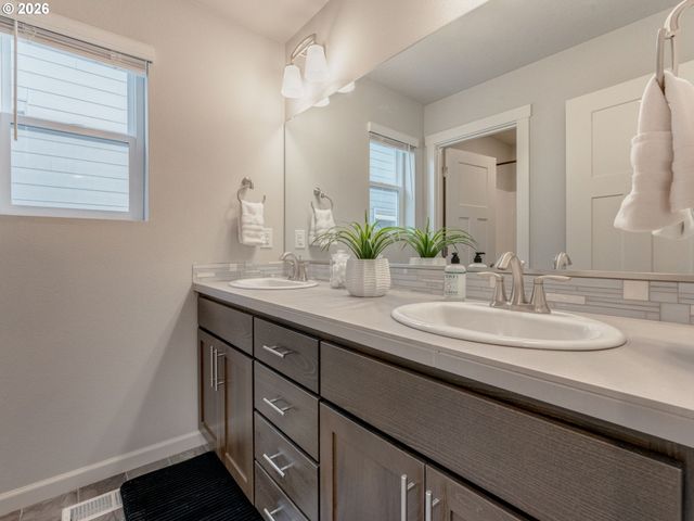 6662 N 89TH Loop, Camas, WA 98607